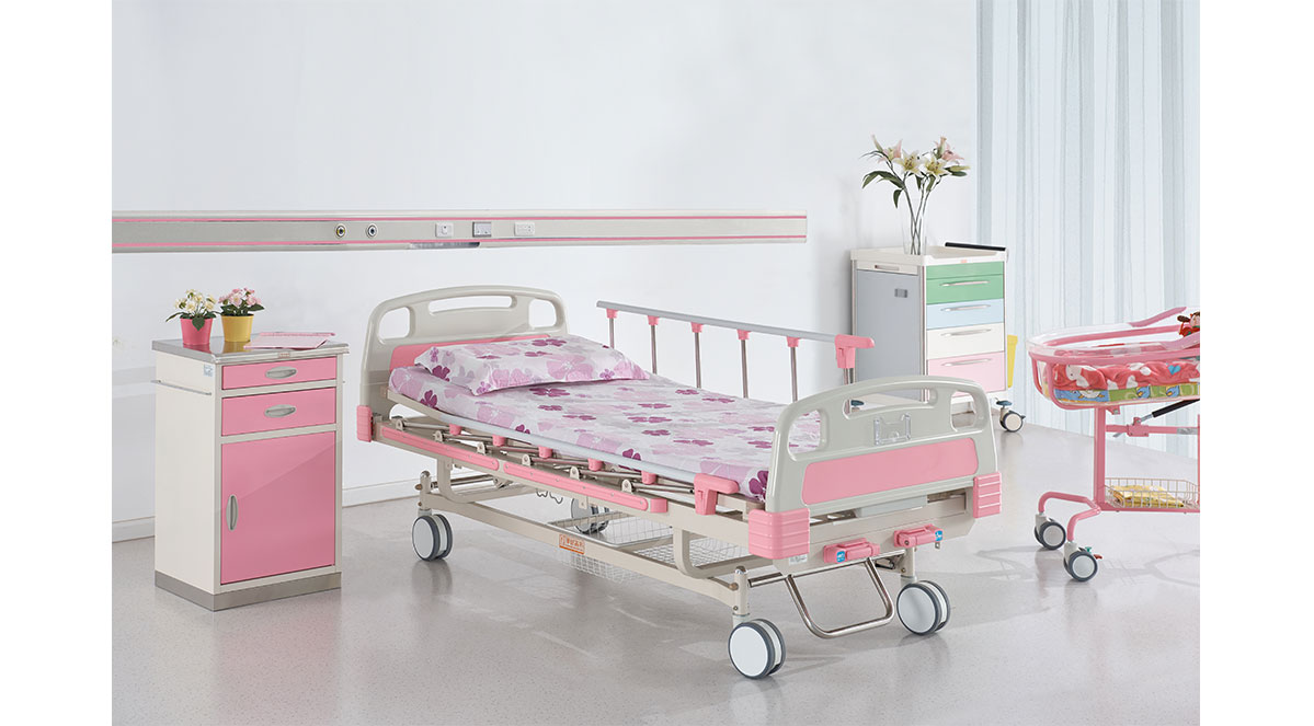 BC364C Two-crank Hospital Bed with Casters Central Controlled